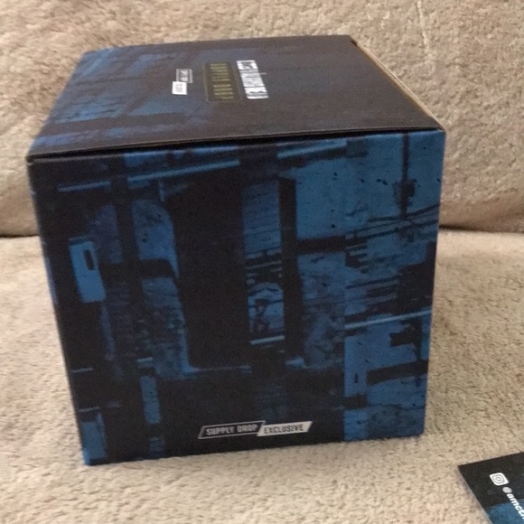 AMC The Walking Dead official Supply Drop Dead City Ceramic Campfire mug New - Picture 3 of 8